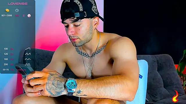 Snapshot of vanegas_luis chatting on January 11, 1:43 pm vanegas luis online show from January 11, 1:43 pm