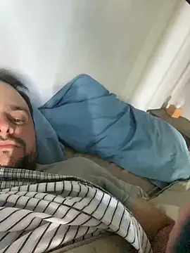 Snapshot of carlos01172011 chatting on October 20, 10:38 am carlos01172011 online show from October 20, 10:38 am