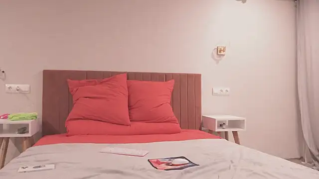 Snapshot of FluffyHat chatting on January 18, 5:10 am FluffyHat online show from January 18, 5:10 am