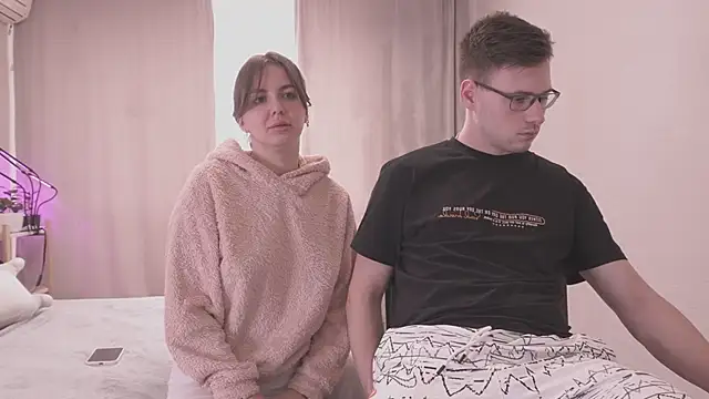 Snapshot of FluffyHat chatting on February 16, 11:59 am FluffyHat online show from February 16, 11:59 am