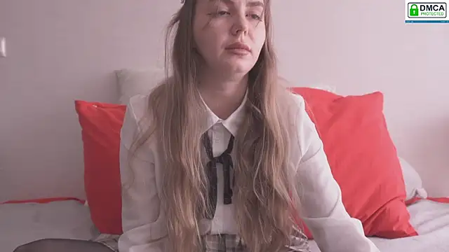 Snapshot of FluffyHat chatting on March 9, 8:07 am FluffyHat online show from March 9, 8:07 am