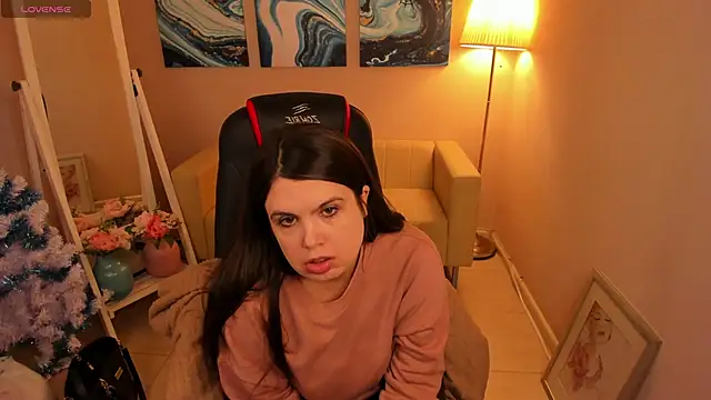 BattyMoll online show from December 3, 3:44 pm