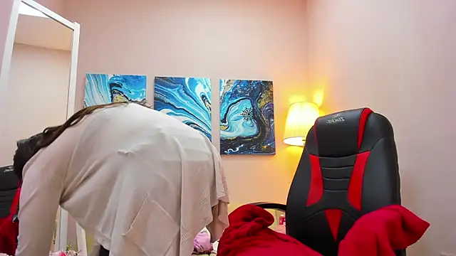 BattyMoll online show from December 11, 6:52 pm