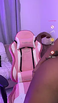 Snapshot of Vane_Rossee chatting on February 12, 2:03 am Vane Rossee online show from February 12, 2:03 am