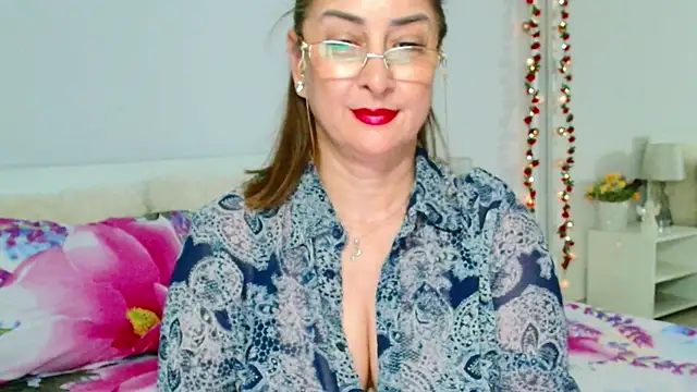 Tyana40 online show from May 15, 10:50 pm