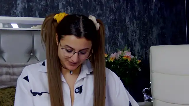 NicolePlay online show from December 11, 8:26 am