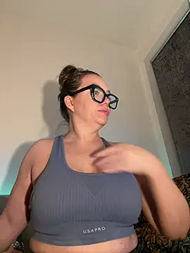 FemDom RubyKnightXXO online show from March 18, 6:44 pm