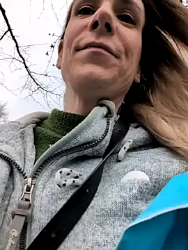 NaomiAndFriends online show from December 9, 10:43 am