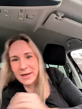 NaomiAndFriends online show from February 24, 7:39 am