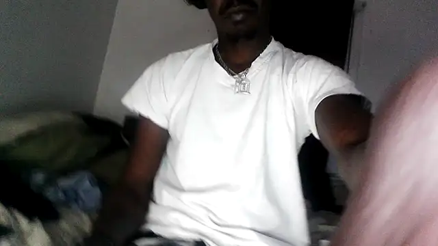 Snapshot of RinsingWood84 chatting on January 6, 7:52 am RinsingWood84 online show from January 6, 7:52 am