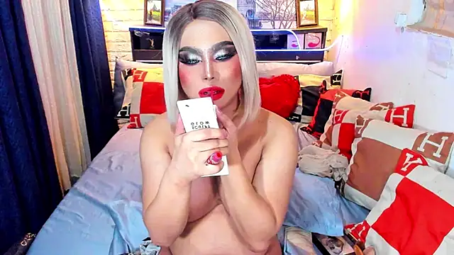 Snapshot of TsGoddessNhicolle chatting on November 8, 10:26 am TsGoddessNhicolle online show from November 8, 10:26 am