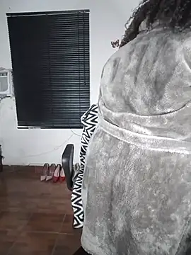 sharom smith1 online show from April 16, 5:08 am