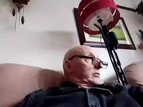 keeenn11 online show from February 12, 2:10 pm