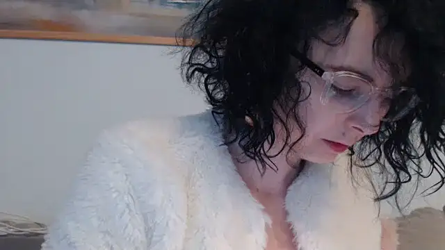 cleophee online show from February 1, 7:51 am