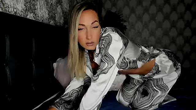 Snapshot of StarryHanna chatting on February 18, 8:14 pm StarryHanna online show from February 18, 8:14 pm