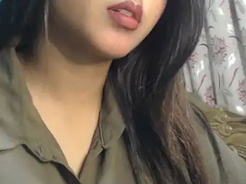 NancyRuvi online show from December 5, 7:06 pm