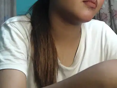 NancyRuvi online show from October 20, 4:18 pm