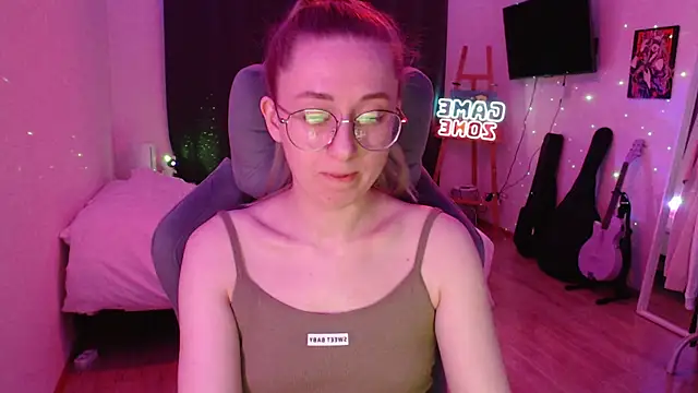 Snapshot of AnabelFrel chatting on January 16, 12:45 am AnabelFrel online show from January 16, 12:45 am