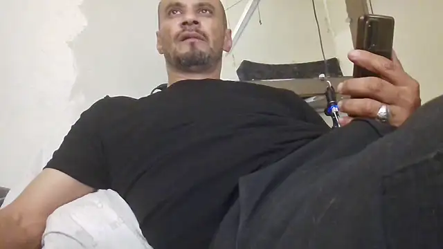 Snapshot of leonar0101 chatting on November 25, 4:45 am leonar0101 online show from November 25, 4:45 am