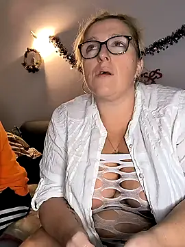 Snapshot of winniess40 chatting on January 6, 9:11 pm winniess40 online show from January 6, 9:11 pm