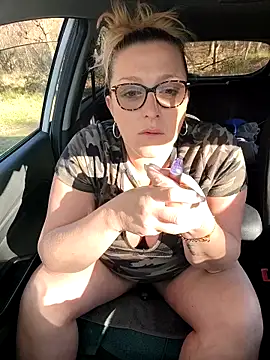 winniess40 online show from April 8, 7:30 am