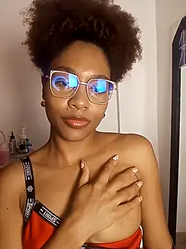 thaimy  online show from April 10, 3:45 am