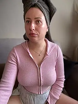 Snapshot of AlisaWhite chatting on January 9, 11:03 am AlisaWhite online show from January 9, 11:03 am