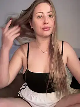Snapshot of AlisaWhite chatting on January 13, 12:02 pm AlisaWhite online show from January 13, 12:02 pm