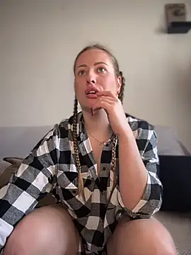 Snapshot of AlisaWhite chatting on January 15, 11:53 am AlisaWhite online show from January 15, 11:53 am