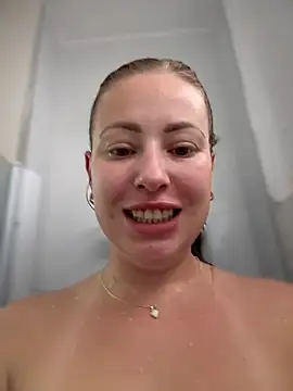 Snapshot of AlisaWhite chatting on October 5, 10:57 am AlisaWhite online show from October 5, 10:57 am