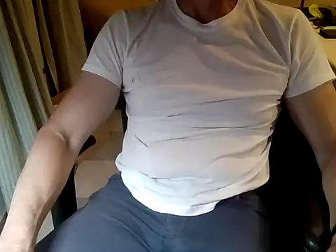 mariohurt101 online show from December 2, 9:10 pm