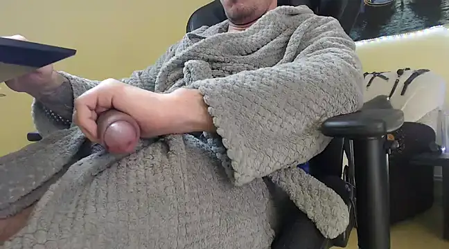 Snapshot of marioslim chatting on February 23, 12:05 pm marioslim online show from February 23, 12:05 pm