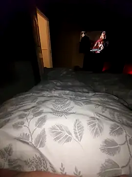 Snapshot of elenaUK chatting on January 3, 12:11 am elenaUK online show from January 3, 12:11 am