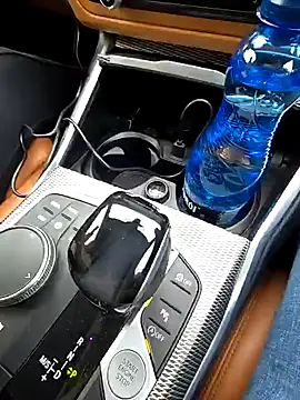 Snapshot of elenaUK chatting on January 4, 11:43 am elenaUK online show from January 4, 11:43 am