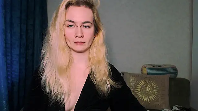 xxxcharismaaa online show from December 13, 9:35 am