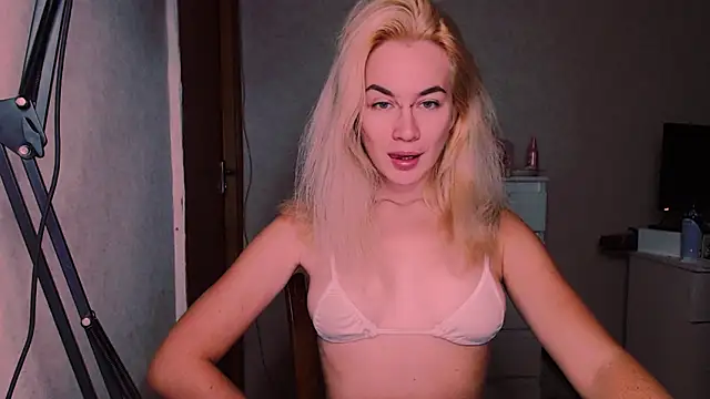 xxxcharismaaa online show from October 2, 6:04 pm