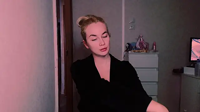 xxxcharismaaa online show from October 7, 7:44 pm