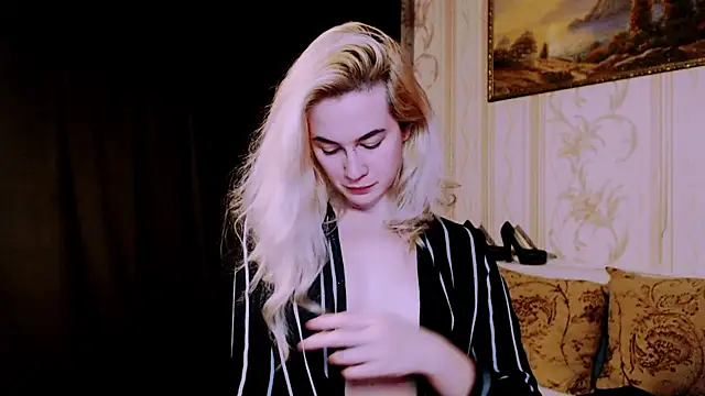 xxxcharismaaa online show from November 10, 6:01 am