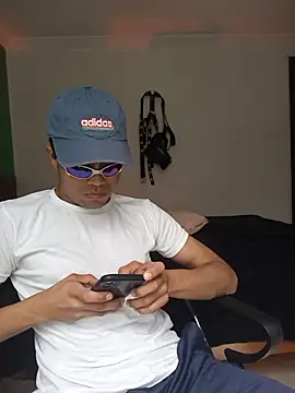 Snapshot of pinedasex777 chatting on November 5, 3:23 pm pinedasex777 online show from November 5, 3:23 pm