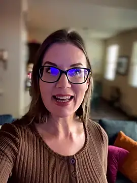 Snapshot of MaiseKnox chatting on November 14, 9:57 pm MaiseKnox online show from November 14, 9:57 pm