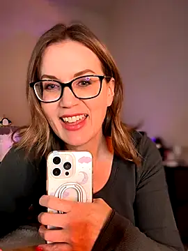 Snapshot of MaiseKnox chatting on December 16, 10:04 pm MaiseKnox online show from December 16, 10:04 pm