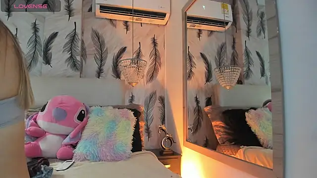 Snapshot of Vivi_prinncess chatting on September 25, 9:51 pm Vivi prinncess online show from September 25, 9:51 pm