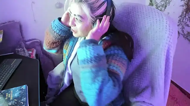 Sammysammy  online show from January 11, 8:32 pm