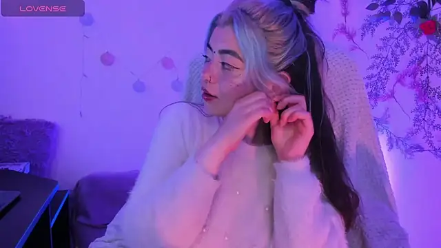 Sammysammy  online show from March 8, 5:59 am