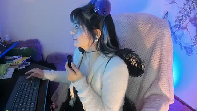 Sammysammy  online show from October 12, 7:40 am