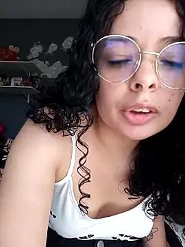 Snapshot of NinaSweet2 chatting on March 15, 8:21 pm NinaSweet2 online show from March 15, 8:21 pm