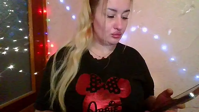 Mandy Belcher online show from October 12, 2:05 pm