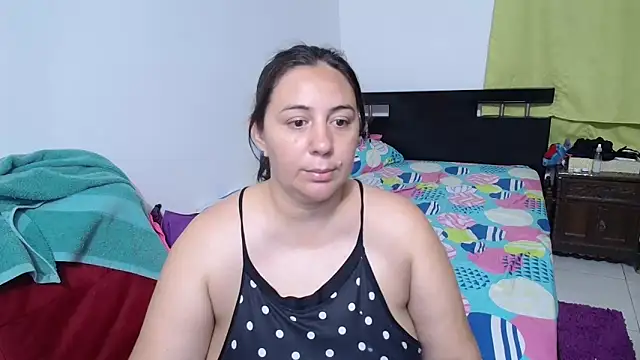 Snapshot of sexxy_ticki chatting on January 12, 12:28 am sexxy ticki online show from January 12, 12:28 am