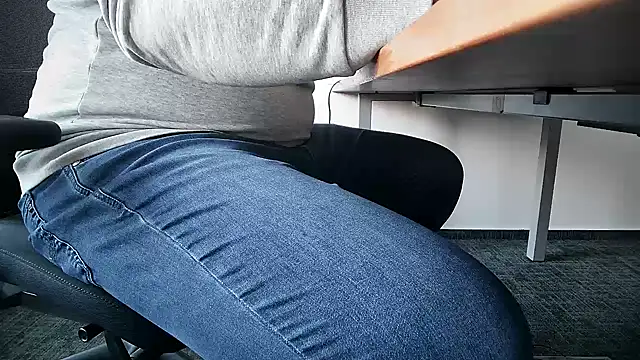 69bezfleku online show from October 30, 7:10 am