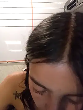 skinny Yizz online show from February 5, 7:46 am